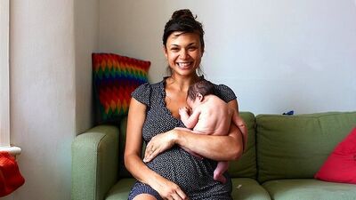 Anneler ve 1 günlük bebekleri