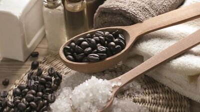 Türk kahvesiyle pürüzsüz bir ten