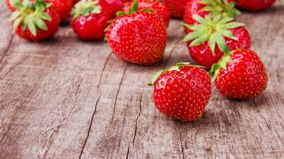 Cilde tazelik ve güzellik veren çileğin faydaları