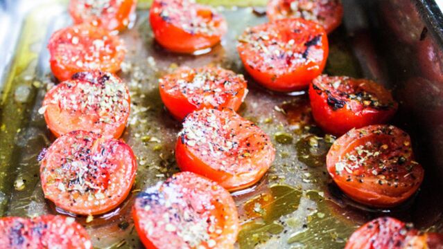 Fırınlanmış domates çorbası