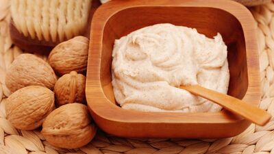 Cildinize cevizle peeling yapın