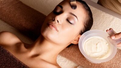 Kuruyan ciltlere tahinli maske