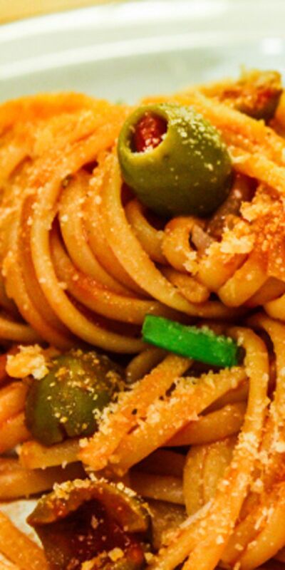 Yeşil zeytinli makarna