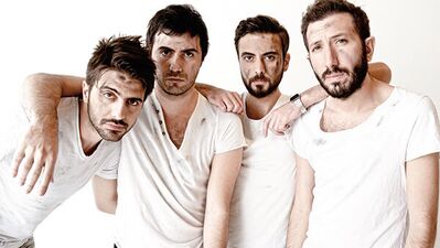 Gece: 'Şarkı yazmak donla gezmek gibi'