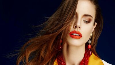 Dudaktan uzun süre silinmeyen ruj