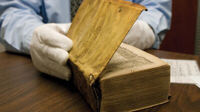 İnsan derisinden kitap sergide!