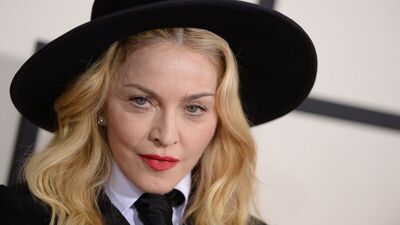 Madonna'dan burkalı poz