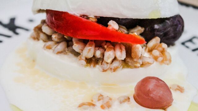 Buğday salatalı mozzarella