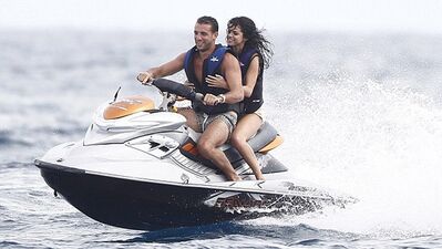 Selena Gomez'in yatta doğum günü partisi