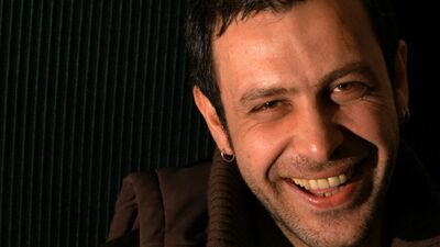 Nejat İşler evini kime verdi?