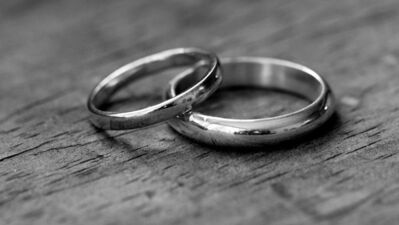 Yeni nesil beyaz altın alyansları seviyor