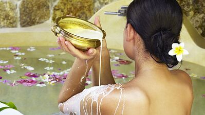 Kate Moss, Brad Pitt ve eşek sütünün faydaları