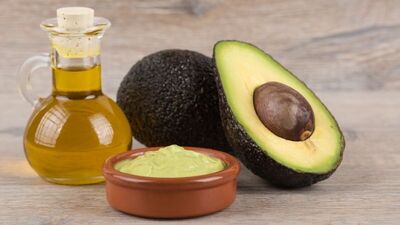 Kırılan tırnakların çözümü avokado yağı