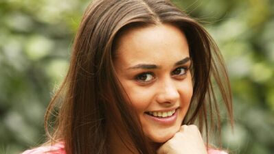 Hande Soral: Oyunculuğa aşığım ben