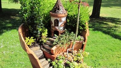 Kırık saksılardan peri bahçeleri...