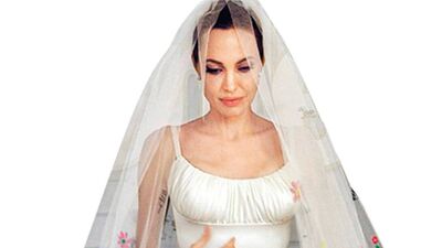 Modacılar Jolie'nin gelinliği için ne dedi?