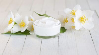 Vücudunuzu yaseminle nemlendirin