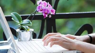 Sanal mısın, gerçek mi?