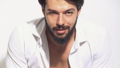 Hilmi Cem: Önce kariyer sonra aşk