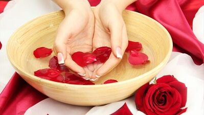 Gözeneklerinizi gül yaprağıyla sıkılaştırın