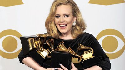Adele ve Sony'den pahalı anlaşma
