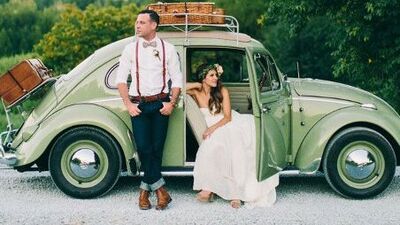 Gelin ve damat fotoğraf çekimi için pozlar