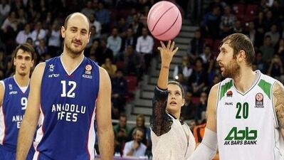 Beren Saat meme kanseri için sahada...