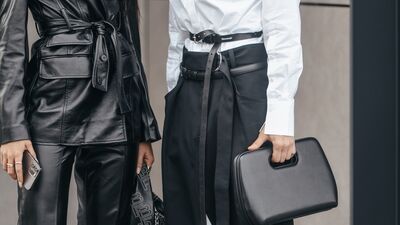 Deri pantolon ile nasıl kombin yapılır?