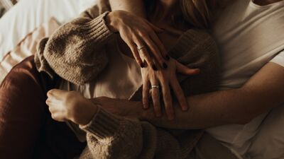 Bir erkek bir kadına nasıl aşık olur?