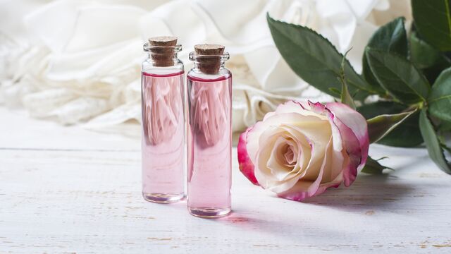 Gül suyunu kullanmanın 6 yolu