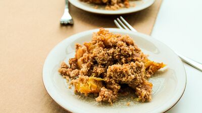 Tam buğday unlu kırıntı "crumble" turta