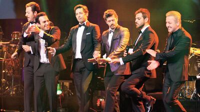 Ünlüler çocuklar için şarkı söylediler