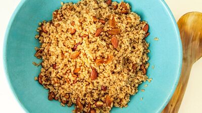 Kayısılı, bademli bulgur pilavı