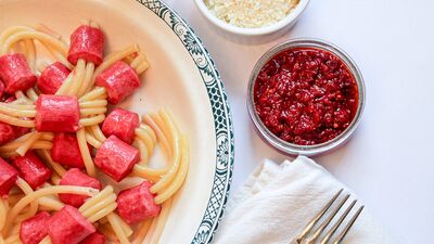 Baharatlı ev yapımı ketçap &amp; sosisli makarna