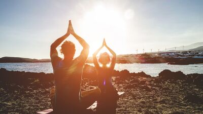 Sağlıklı bir aktivite: Çift yogası