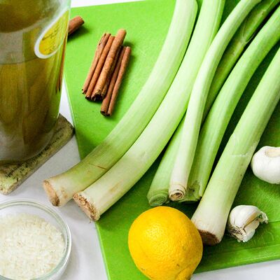 Zeytinyağlı - tarçın aromalı pırasa