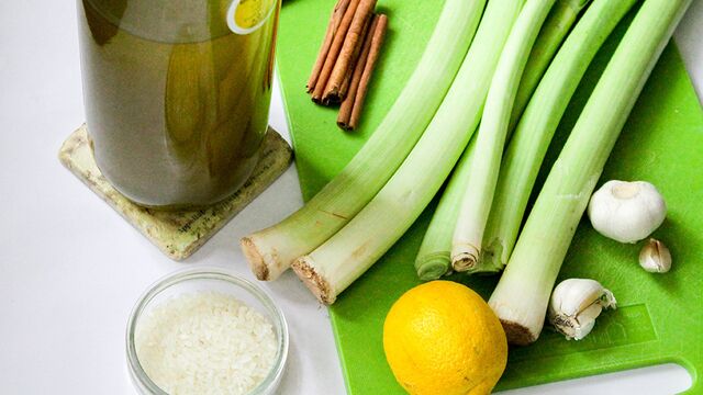 Zeytinyağlı - tarçın aromalı pırasa