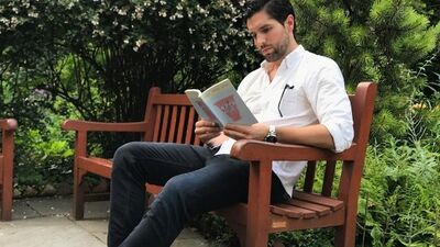 Kitap okuyan yakışıklılar!