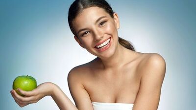 Göz altı morluklarına karşı elma