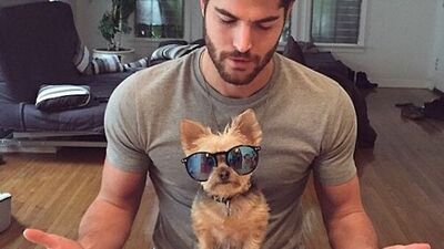 Instagram'da yeni trend: Yakışıklılar ve köpekleri