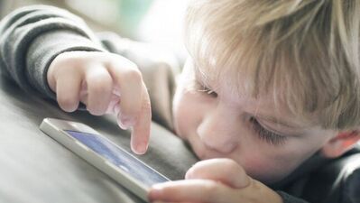 Akıllı cep telefonları çocukları hasta ediyor