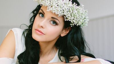 Gelin adaylarına saç ve makyaj tüyoları