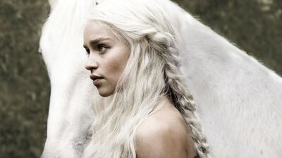 Game of Thrones modeli gündelik saçlar