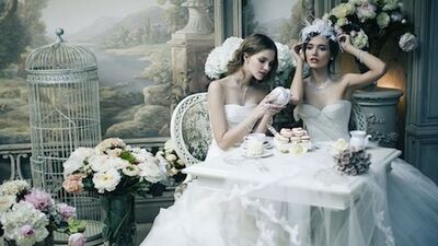 Monique Lhuillier 2016 İlkbahar gelinlikleri