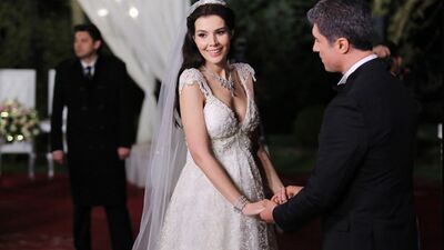 Hatice Şendil'in gelinliğini gördünüz mü?