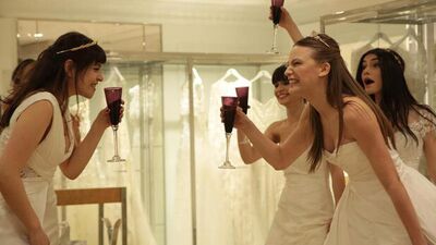 Serenay Sarıkaya gelinlik provasında