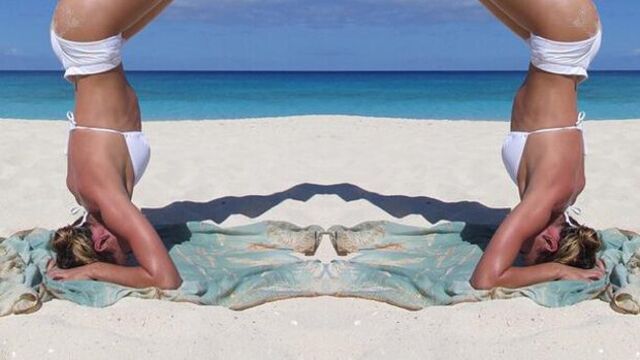 Candice Swanepoel okyanusa karşı...