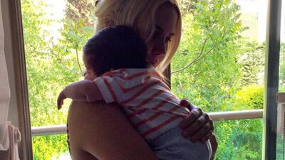 Ece Erken emzirerek 22 kilo verdi