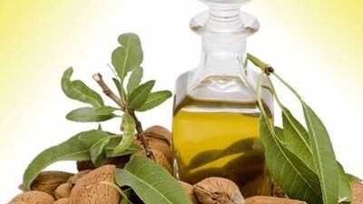 Tırnaklarınızdaki çizgilenmeye bademyağı