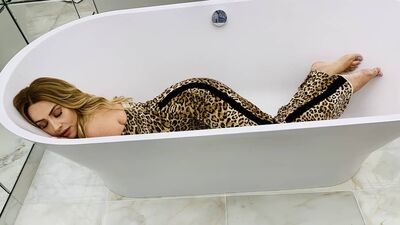 Hadise Instagram'da neler paylaşıyor?